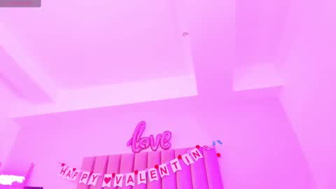 Snapshot of sussan_nicolle1 chatting on 02-25-25, 03:16 Sussan Nicole online show from 02-25-25, 03:16