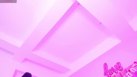 Snapshot of sussan_nicolle1 chatting on 02-27-25, 12:23 Sussan Nicole online show from 02-27-25, 12:23