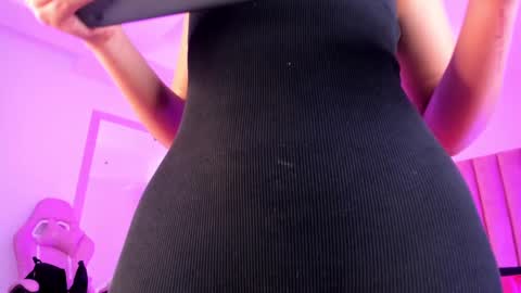 Snapshot of sussan_nicolle1 chatting on 10-16-25, 12:06 Sussan Nicole online show from 10-16-25, 12:06