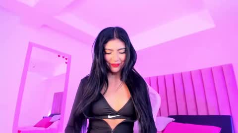 Snapshot of sussan_nicolle1 chatting on 10-29-25, 12:18 Sussan Nicole online show from 10-29-25, 12:18