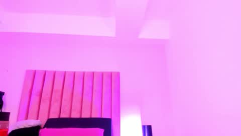 Snapshot of sussan_nicolle1 chatting on 11-01-25, 12:18 Sussan Nicole online show from 11-01-25, 12:18