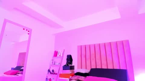 Snapshot of sussan_nicolle1 chatting on 11-04-25, 12:48 Sussan Nicole online show from 11-04-25, 12:48