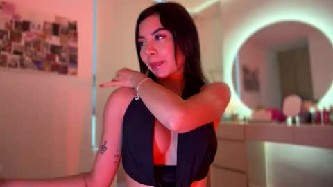 Snapshot of sussanf_ chatting on 02-06-26, 10:35 Susy online show from 02-06-26, 10:35