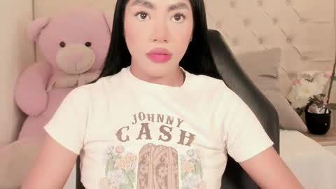 Snapshot of sussie_thompsom chatting on 12-18-25, 04:46 Sussie Tompsom online show from 12-18-25, 04:46