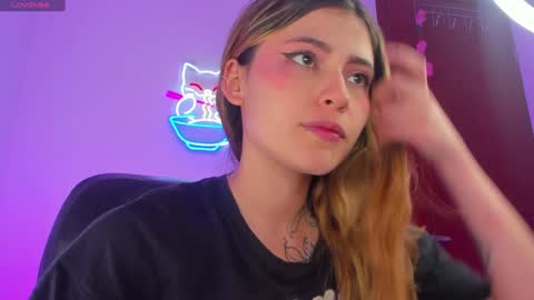 Snapshot of susssan_ferry chatting on 12-23-24, 03:18 Susy online show from 12-23-24, 03:18