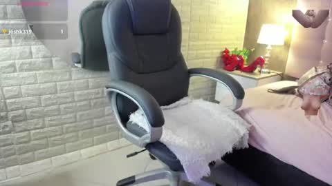Snapshot of sussy__stone chatting on 07-25-26, 12:14 online show from 07-25-26, 12:14