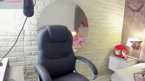 Snapshot of sussy__stone chatting on 07-30-26, 12:04 online show from 07-30-26, 12:04