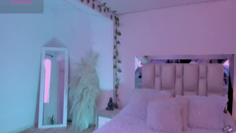 sussy_bell_ online show from 04-20-26, 09:27