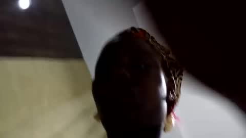 suzan001 online show from 12-04-25, 07:28