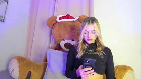 Snapshot of suzan__cooper2 chatting on 12-22-24, 12:39 suzan__cooper2 online show from 12-22-24, 12:39
