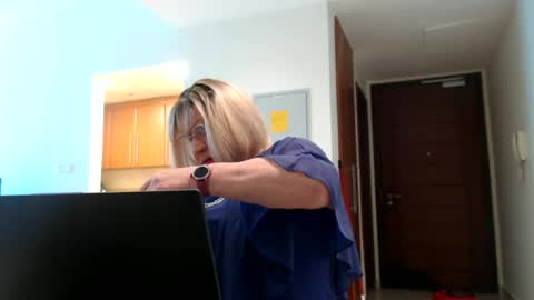 Snapshot of suzannebanci chatting on 06-26-26, 06:07 My name is Sissy or more fully Suzanna Aprilia Maria Mariquita Catarina Chinita Banci. Soy una puta - que chimba ladybug online show from 06-26-26, 06:07