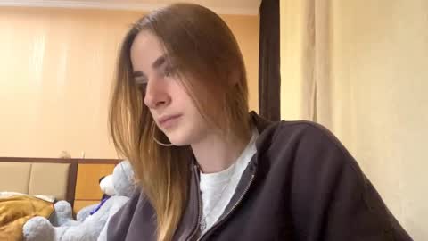 Emila online show from 06-06-26, 01:38