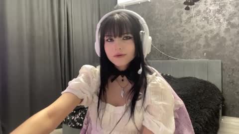 EmilySuonn online show from 03-31-26, 07:36
