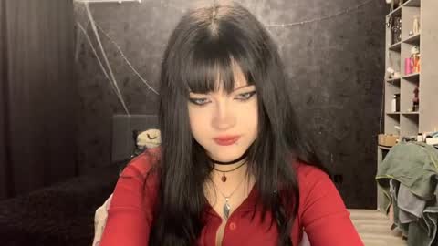EmilySuonn online show from 04-27-26, 05:16