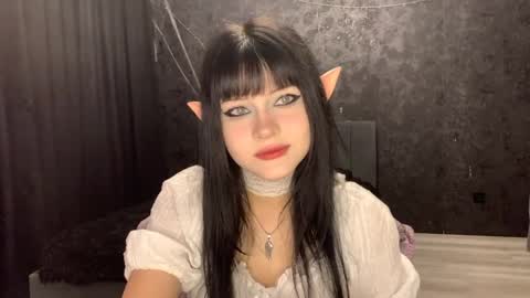 EmilySuonn online show from 05-06-26, 05:46
