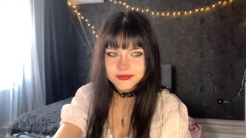 EmilySuonn online show from 05-07-26, 05:35