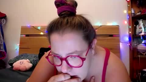 suzie stardust online show from 02-21-26, 10:27