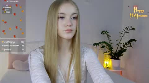 Suzi online show from 10-18-25, 01:34