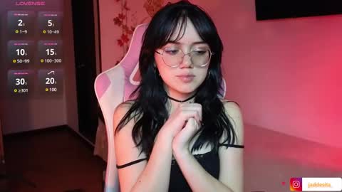 Snapshot of suzumi_ chatting on 12-03-24, 08:16 Jadde online show from 12-03-24, 08:16