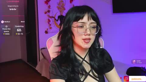 Snapshot of suzumi_ chatting on 12-27-24, 06:10 Jadde online show from 12-27-24, 06:10