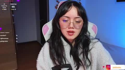 Snapshot of suzumi_ chatting on 01-24-25, 08:44 Jadde online show from 01-24-25, 08:44