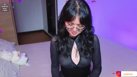 Snapshot of suzumi_ chatting on 01-30-25, 06:35 Jadde online show from 01-30-25, 06:35