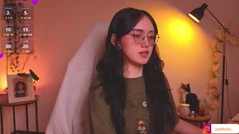 Snapshot of suzumi_ chatting on 10-13-25, 02:55 Jadde online show from 10-13-25, 02:55