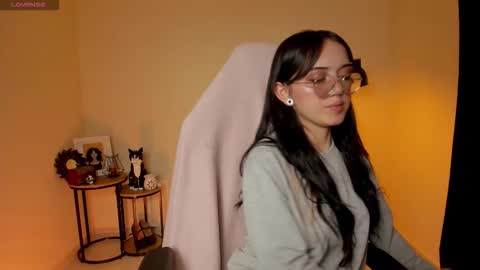 Snapshot of suzumi_ chatting on 02-04-26, 09:53 Jadde online show from 02-04-26, 09:53