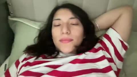 Snapshot of suzyishellawet chatting on 06-21-26, 04:53 Suzy online show from 06-21-26, 04:53