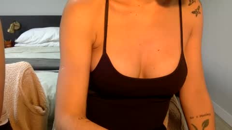 Snapshot of suzysummerrrrrrrrr chatting on 01-06-25, 12:02 The real sugar baby Suzy Summer online show from 01-06-25, 12:02