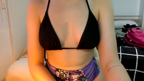 Snapshot of suzysummerrrrrrrrr chatting on 03-06-25, 12:52 The real sugar baby Suzy Summer online show from 03-06-25, 12:52