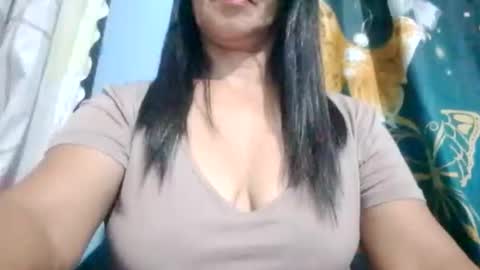 Snapshot of suzzie_hot chatting on 02-18-26, 03:08 suzzie_hot online show from 02-18-26, 03:08
