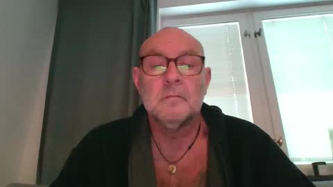 Snapshot of svenskdaddy chatting on 12-05-24, 07:49 svenskdaddy online show from 12-05-24, 07:49