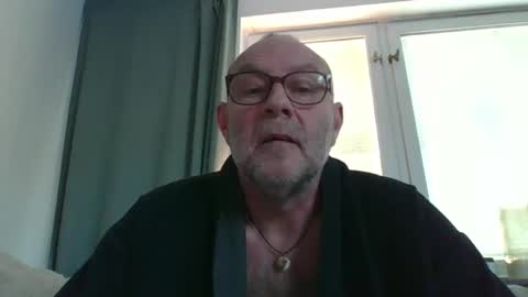 Snapshot of svenskdaddy chatting on 02-06-25, 08:18 svenskdaddy online show from 02-06-25, 08:18