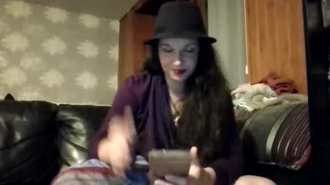 Snapshot of swallow39 chatting on 10-07-25, 08:06 H3D0N15T5 online show from 10-07-25, 08:06