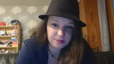 Snapshot of swallow39 chatting on 10-18-25, 03:24 H3D0N15T5 online show from 10-18-25, 03:24