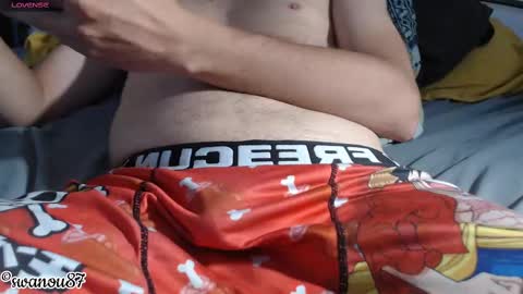 Snapshot of swanou87 chatting on 09-27-25, 09:25 swanou87 online show from 09-27-25, 09:25