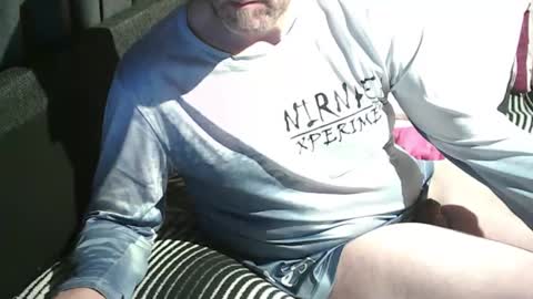 Snapshot of swartarn chatting on 09-27-25, 11:43 ArnSwart online show from 09-27-25, 11:43