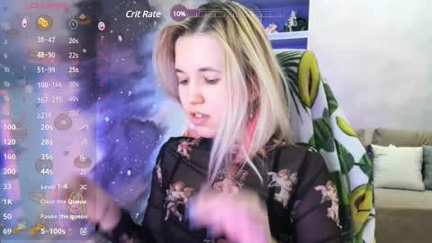Snapshot of sweeet_bee chatting on 12-08-24, 03:53 Melisa online show from 12-08-24, 03:53