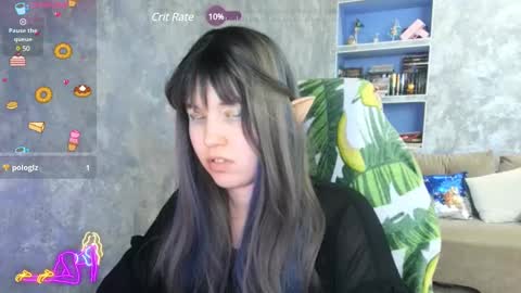 Snapshot of sweeet_bee chatting on 02-13-25, 05:48 Melisa online show from 02-13-25, 05:48