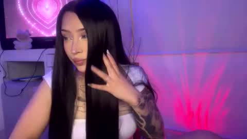 Snapshot of sweeetbabyy22 chatting on 05-17-26, 01:03 Valeria online show from 05-17-26, 01:03