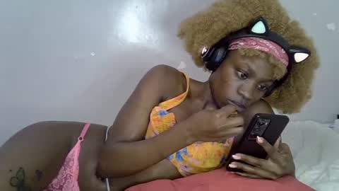 Snapshot of sweest_caster chatting on 07-11-26, 11:13 Sweetest doll online show from 07-11-26, 11:13