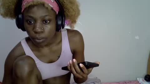 Snapshot of sweest_caster chatting on 07-17-26, 12:06 Sweetest doll online show from 07-17-26, 12:06
