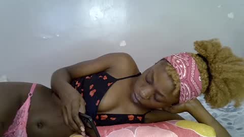 Snapshot of sweest_caster chatting on 07-27-26, 09:05 Sweetest doll online show from 07-27-26, 09:05