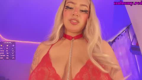 Nahomy online show from 05-08-26, 03:06