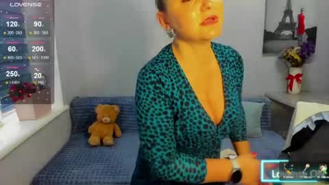 Margaret  online show from 06-07-26, 04:22