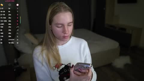 Snapshot of sweet__michelle chatting on 11-25-25, 05:35 Michelle online show from 11-25-25, 05:35