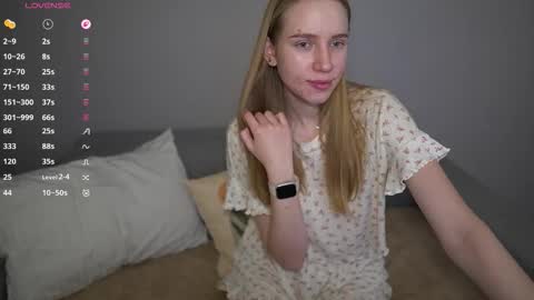 Snapshot of sweet__michelle chatting on 01-12-26, 09:20 Michelle online show from 01-12-26, 09:20