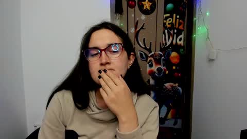 Snapshot of sweet__suck69bitch chatting on 12-19-24, 05:51 sweet__suck69bitch online show from 12-19-24, 05:51