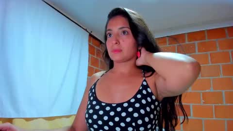 Snapshot of sweet_and_hot_alaia chatting on 09-22-25, 04:47 sweet and hot alaia online show from 09-22-25, 04:47
